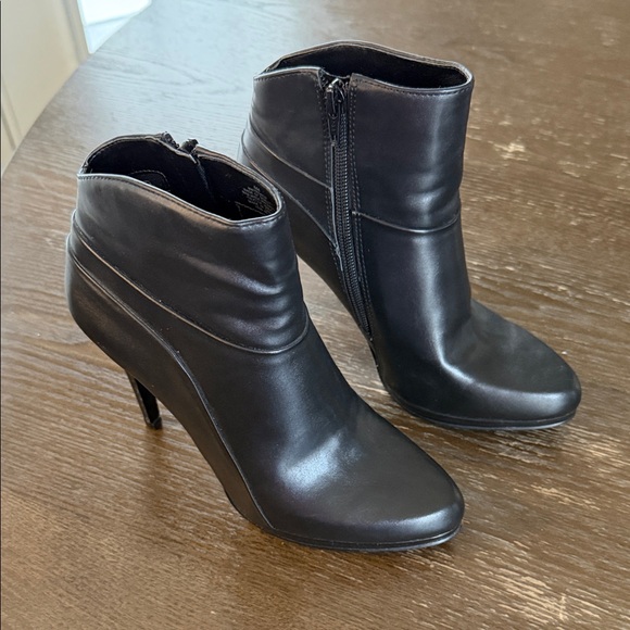 Nine West Shoes - Nine West Black Ankle Boots